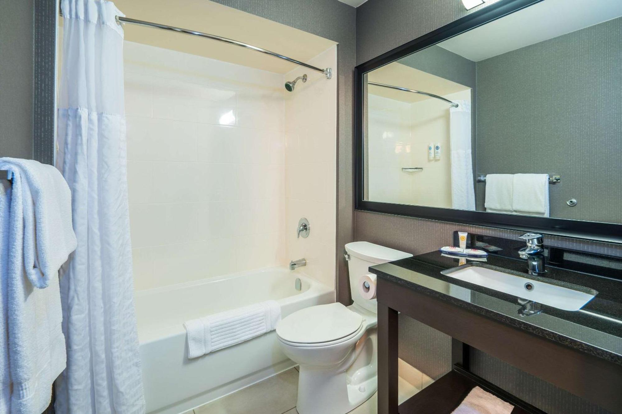 Comfort Inn Gatineau Esterno foto